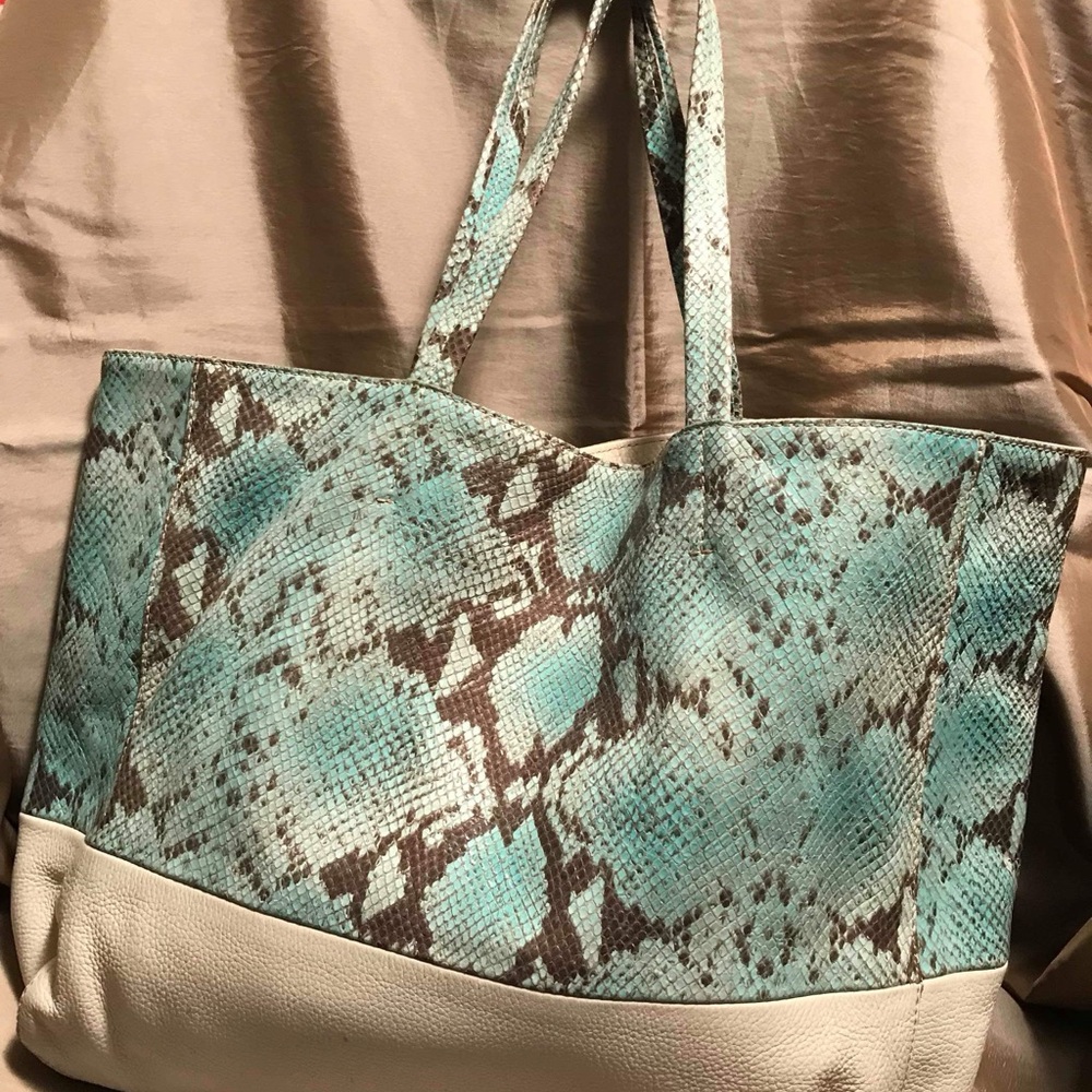 Stylish Snake Print Tote Bag